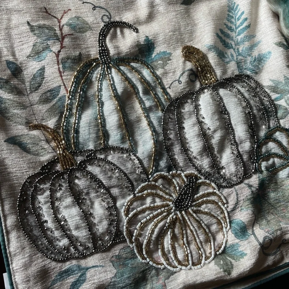 RACHEL ZOE NWT Fall Autumn Thanksgiving Beaded Pumpkins Decorative Table Runner